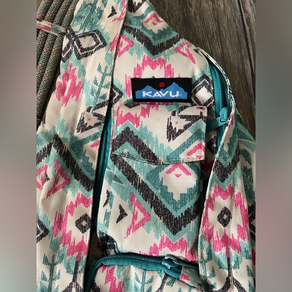 KAVU Rope Sling Crossbody Backpack Geometric Tribal Print - Picture 2 of 9